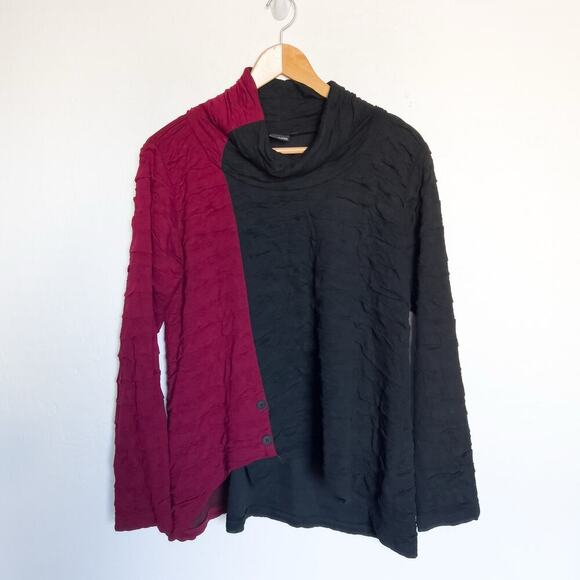 Lisa Bayne Top Shirt Medium Asymmetrical Color Clock Crinkle Button Red Black - Picture 7 of 8